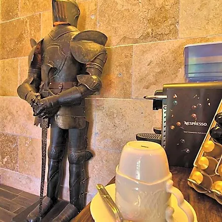 Good Knight ホテル カルカソンヌ