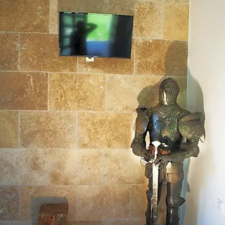 Good Knight ホテル カルカソンヌ